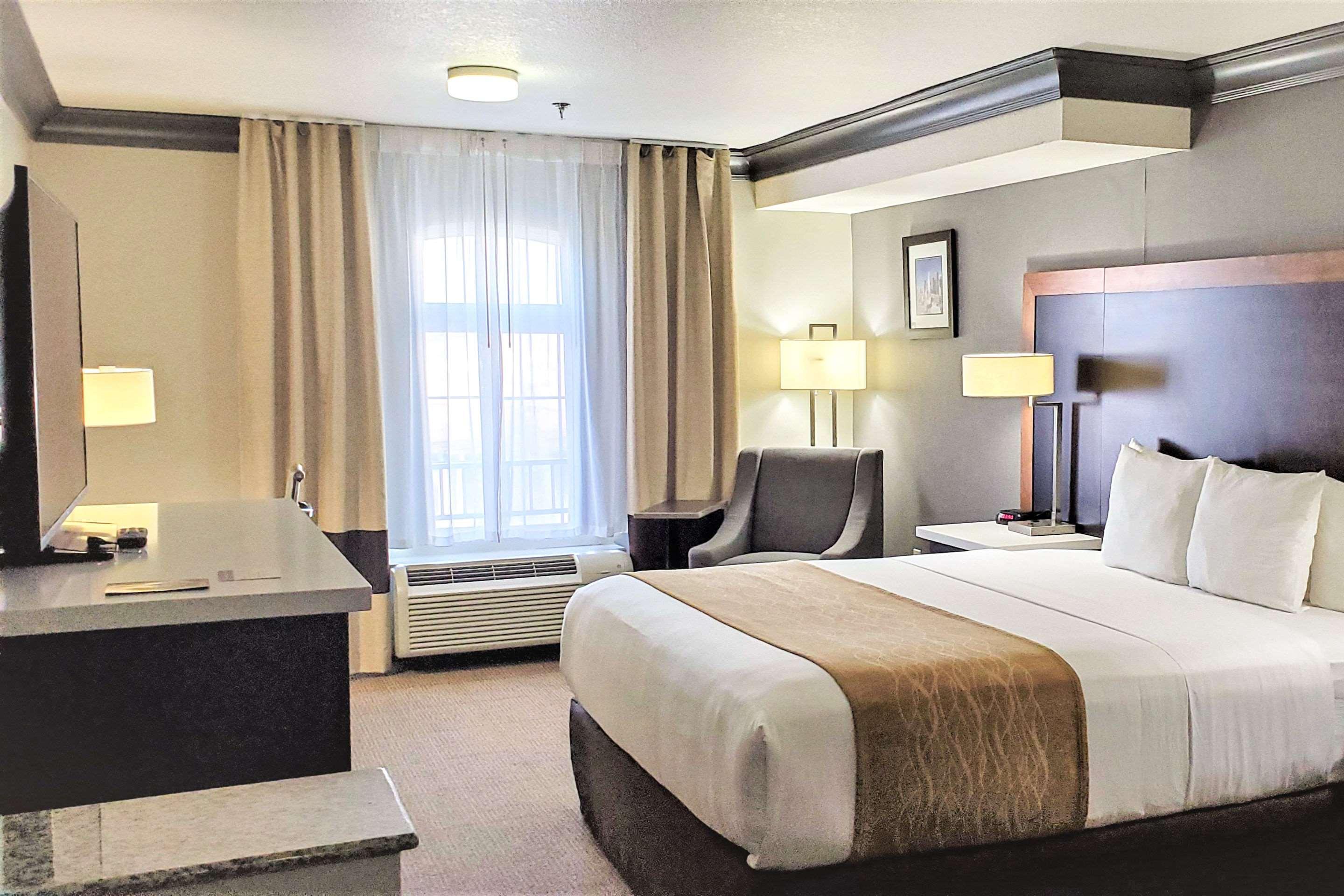 Comfort & Near Universal - N Hollywood - Burbank