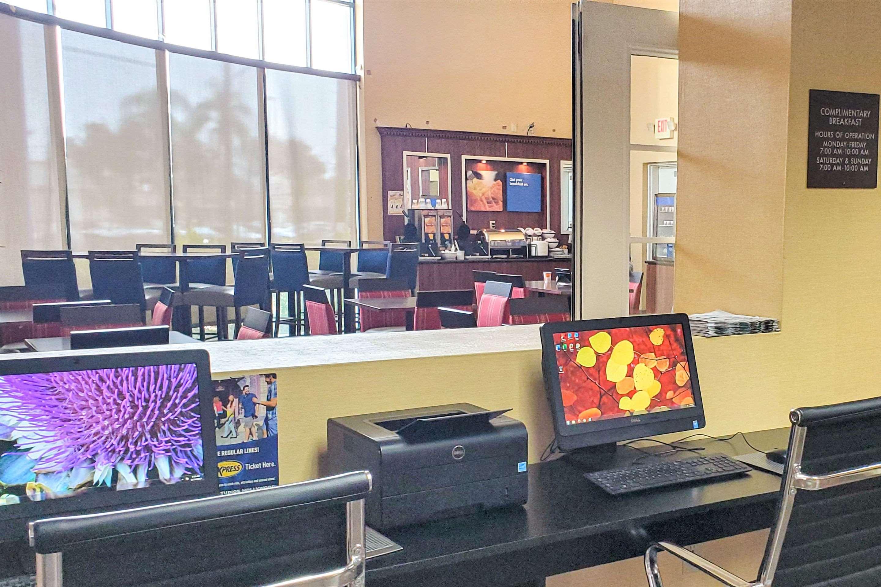 Hotel Comfort & Near Universal - N Hollywood - Burbank Los Angeles