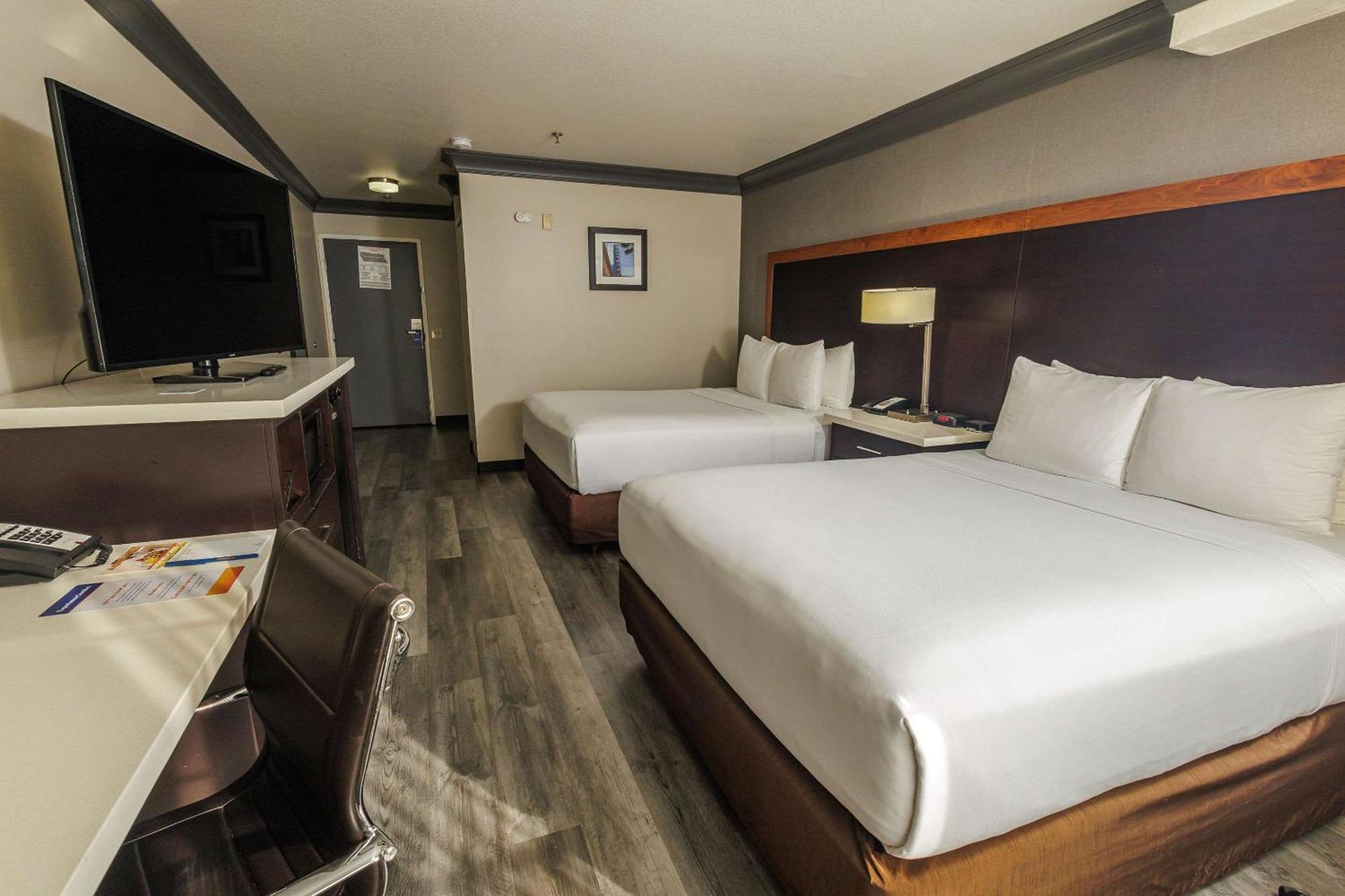 Comfort & Near Universal - N Hollywood - Burbank Hotel 3*