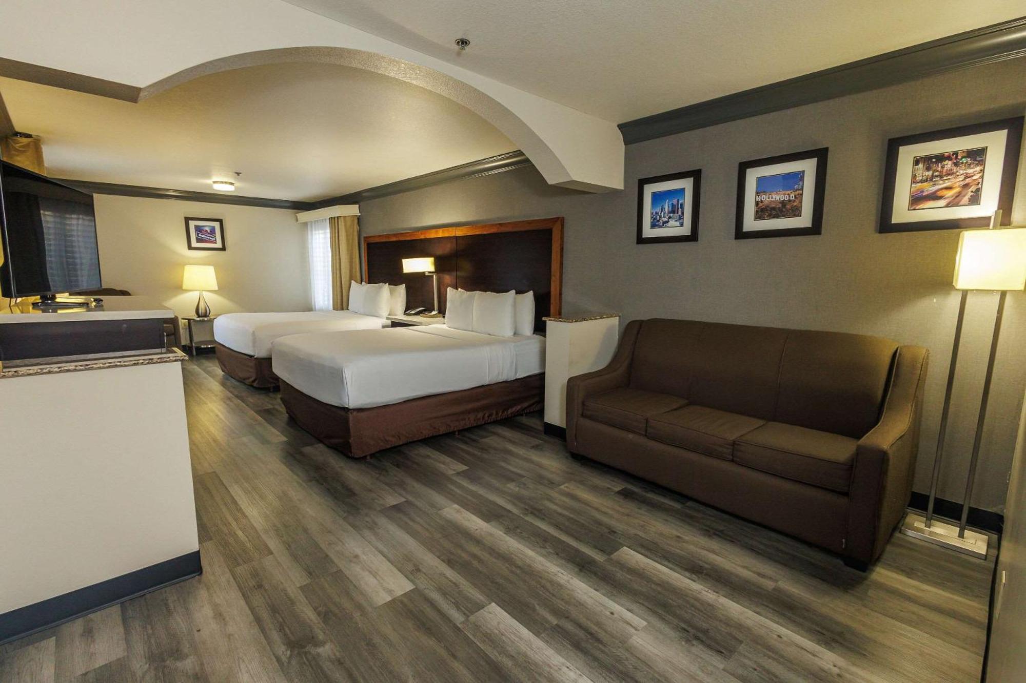Hotel Comfort & Near Universal - N Hollywood - Burbank 3*