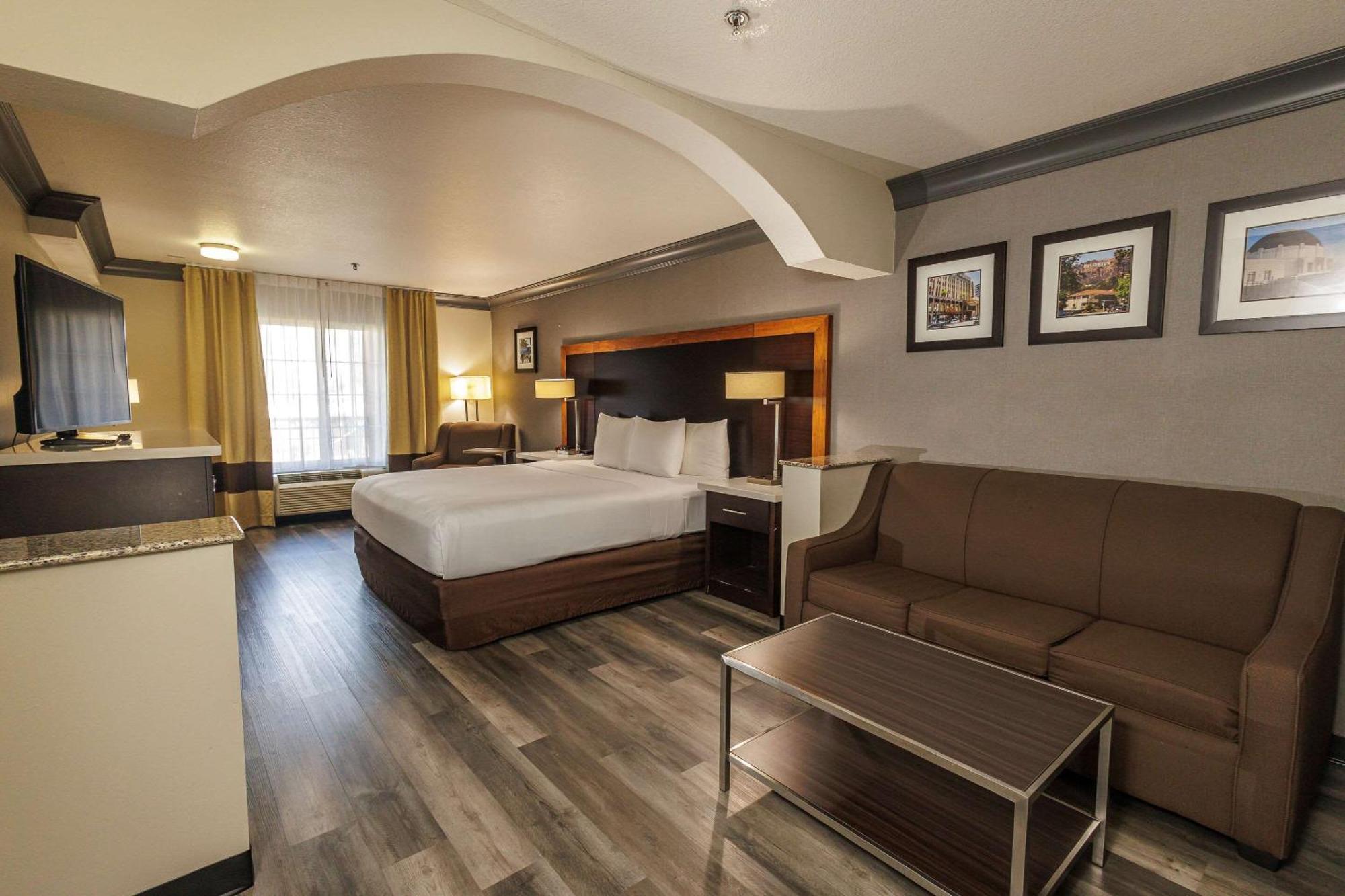 Comfort & Near Universal - N Hollywood - Burbank 3*