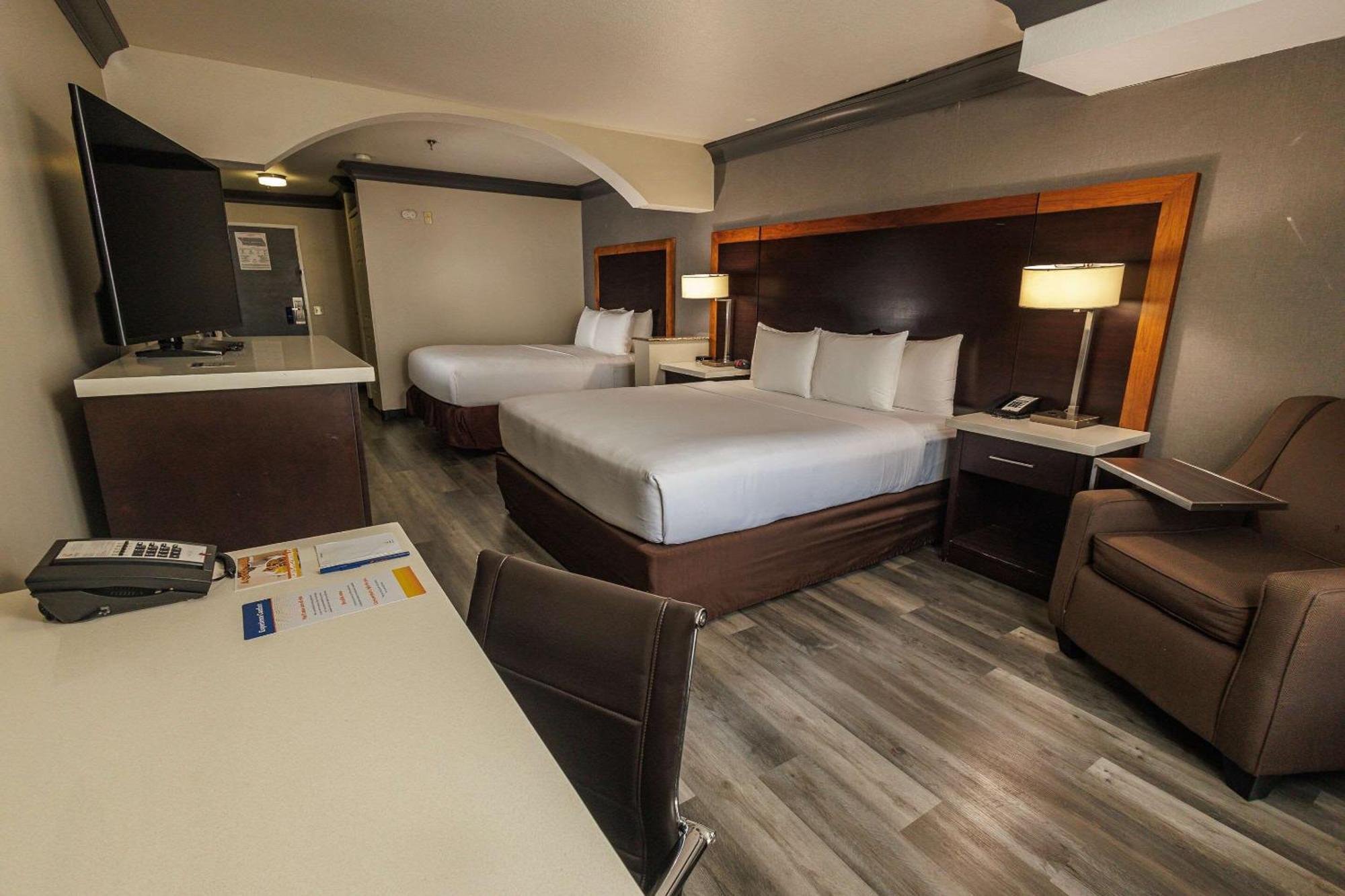 Hotel Comfort & Near Universal - N Hollywood - Burbank